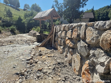 Sanacijska obnova vodotokov in hudournikov po poplavah (4)